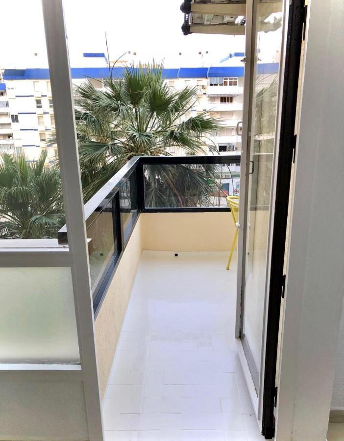 Primera linea de playa en Benalmadena , vistas al mar, Aloha Playa, Malaga Apartment Bagian luar foto