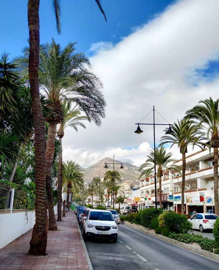 Primera linea de playa en Benalmadena , vistas al mar, Aloha Playa, Malaga Apartment Bagian luar foto